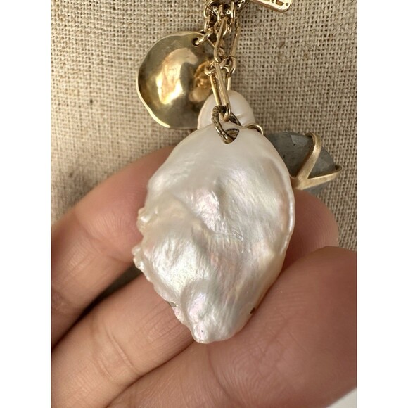 Chan Luu Gold Tone Baroque Pearl Labradorite Charm Toggle Necklace 30” - Picture 8 of 10